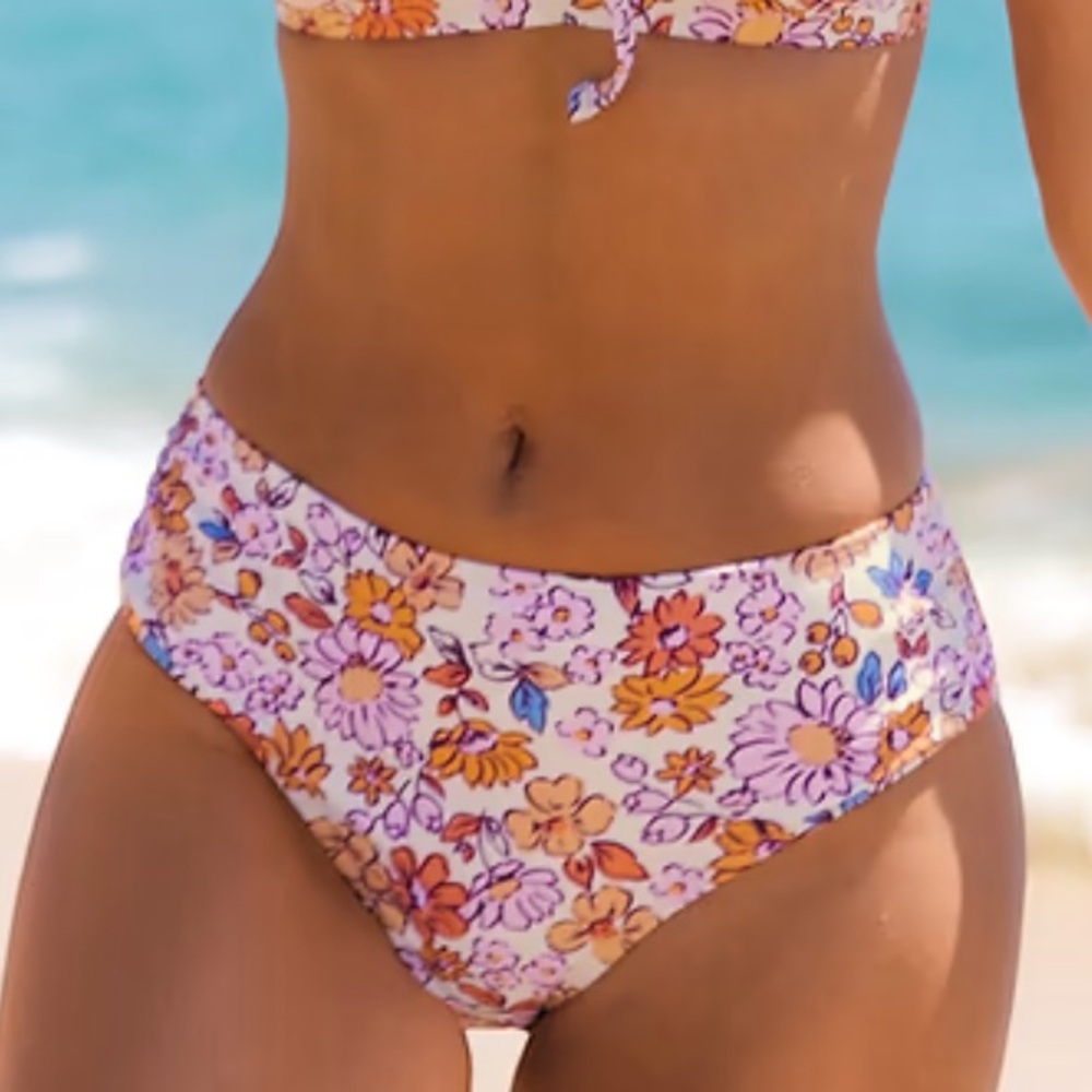 CUPSHE Arty Petals Mid Rise Bikini Bottoms